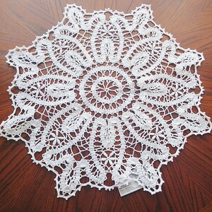 Lace crochet BRUGGE round doily centerpiece, nice home decoration and wedding gift, beauty Farmhouse home wall decor image 1