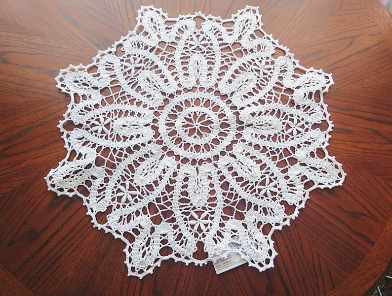 Lace crochet BRUGGE round doily centerpiece, nice home decoration and wedding gift, beauty Farmhouse home wall decor image 1