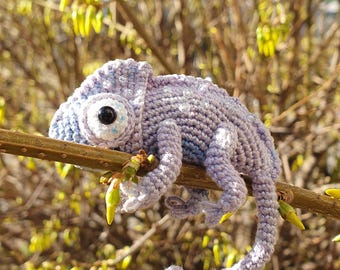 Chameleon plant decoration - miniature tree hugger crochet tropical animal accessories