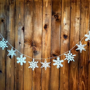 Snowflake winter garland - Christmas mantel fireplace lace decor.Xmas bunting backdrop - let it snow