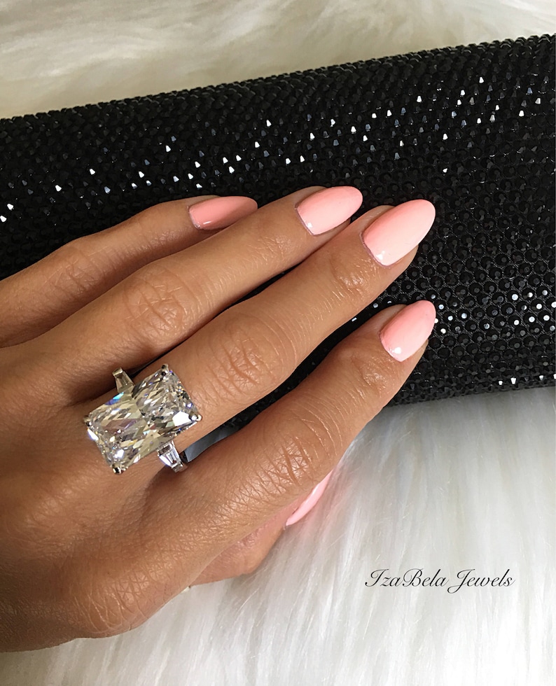 Elegant Ring Liz Ring 925 Sterling Silver Statment Ring with Large 8.5 Carat Cubic Zirconia Classy Ring. Gorgeous Ring