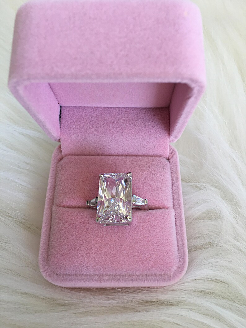 Elegant Ring Liz Ring 925 Sterling Silver Statment Ring with Large 8.5 Carat Cubic Zirconia Classy Ring. Gorgeous Ring