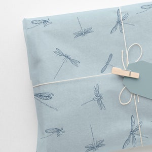 Feuille de papier cadeau libellules bleues, grande taille image 1