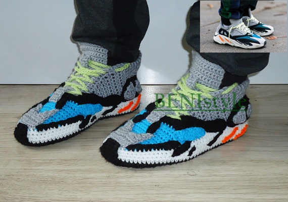 yeezy wave runner slippers