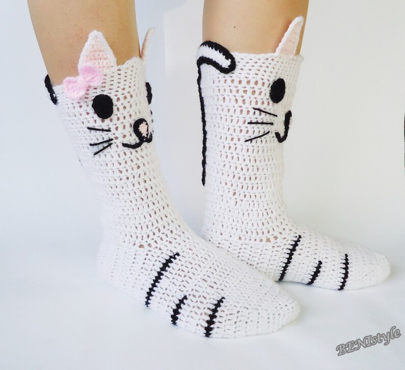 Gehäkelte Socken, Katzensocken, Katzensocken, Haussocken, Tiersocken, Frauensocken, Katzengesichtssocken, Katzenfüße, Crazy Cat Lady Socken, Bild 3