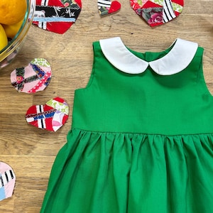 Classic Green Sleeveless Dress with Peter Pan Collar