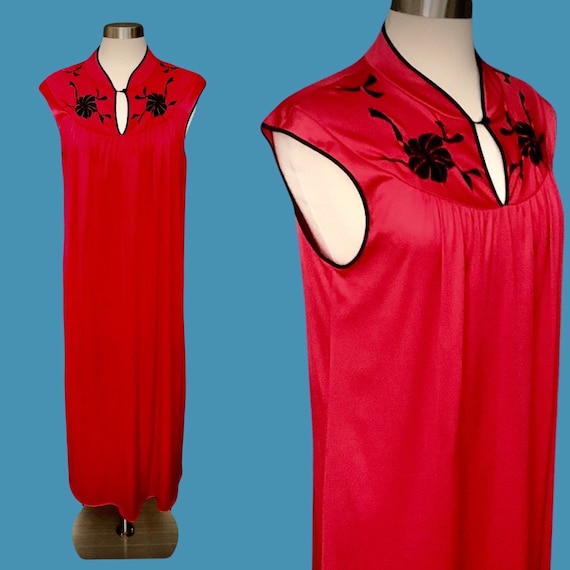 1970's Red With Black Trim Asian Style Long Nylon… - image 1