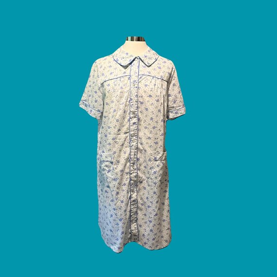 1970's Blue and White Floral Pearl Snap Button Ni… - image 1