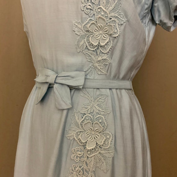 1950's Henry Lee Blue Day Dress With Lace Appliqu… - image 6