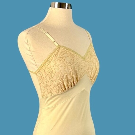 Vintage 1950's Vanity Fair Dress Slip - image 5