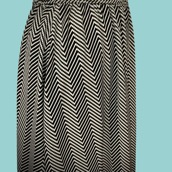 1980's Leslie Fay A Line Geometric Print Midi Ski… - image 6