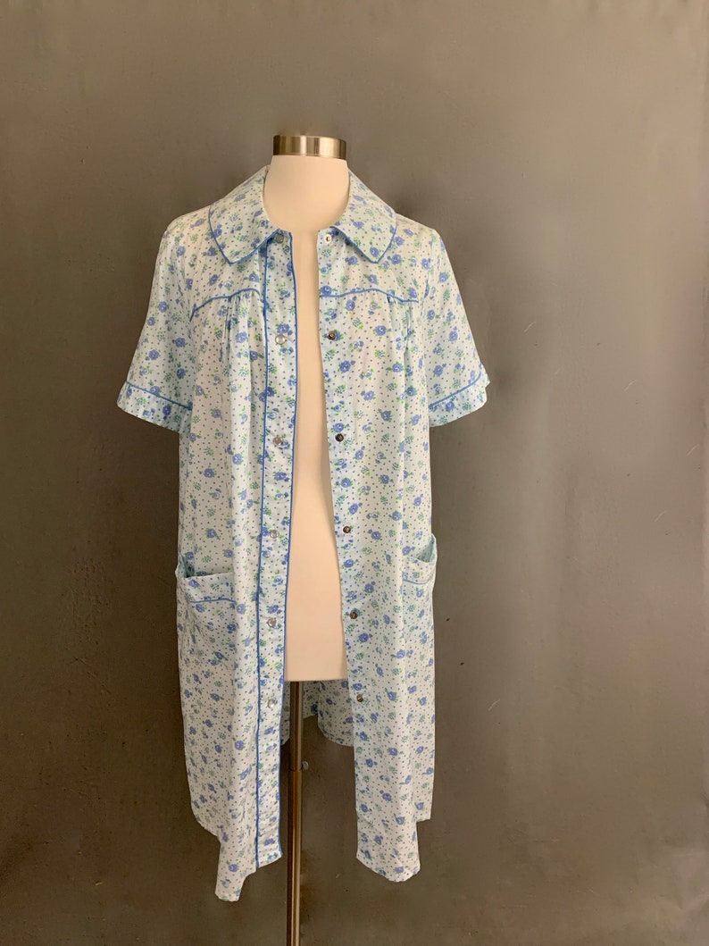 1970's Blue and White Floral Pearl Snap Button Nightgown Etsy