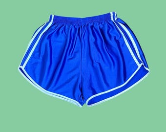 Pantaloncini da corsa vintage anni '70/'80 in nylon blu con orlo a delfino, pantaloncini sportivi da palestra con finiture a righe, vita alta, taglia 12, abbigliamento sportivo retrò.