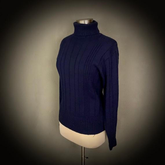 mcgregor turtleneck