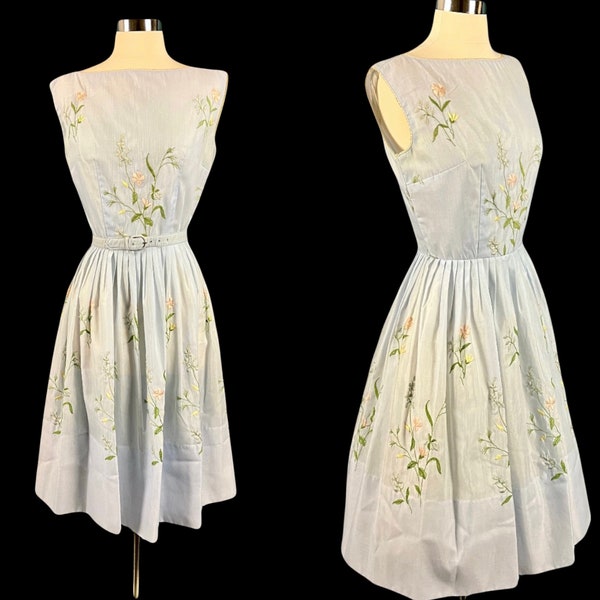 Vintage 50's Jeanne d'arc Embroidered Sleeveless Dress