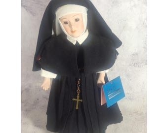 Vintage Catholic Nun Porcelain Collectible Doll By Marian Yu Designs With Rosary