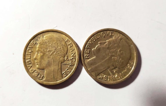 フランス共和国　コインセット９枚　ＦＤＣ（完全未使用）１９７５ ヴィンテージ 1 フラン コイン 2 枚セット 1938 1939 フランス