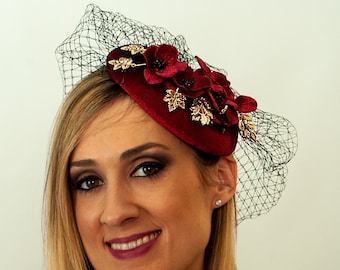 Gold Sequin Pillbox Hat With Black and Gold Feathers  display picture 2