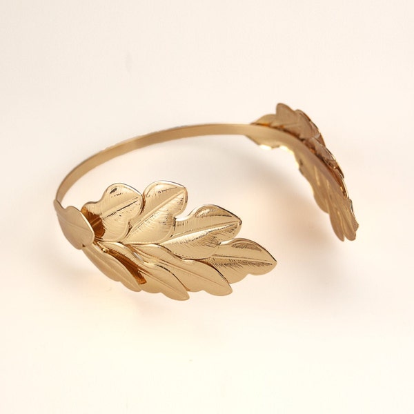 Golden Laurel Crown for Men and Women in Greek or Roman Medieval Costume Party and Play