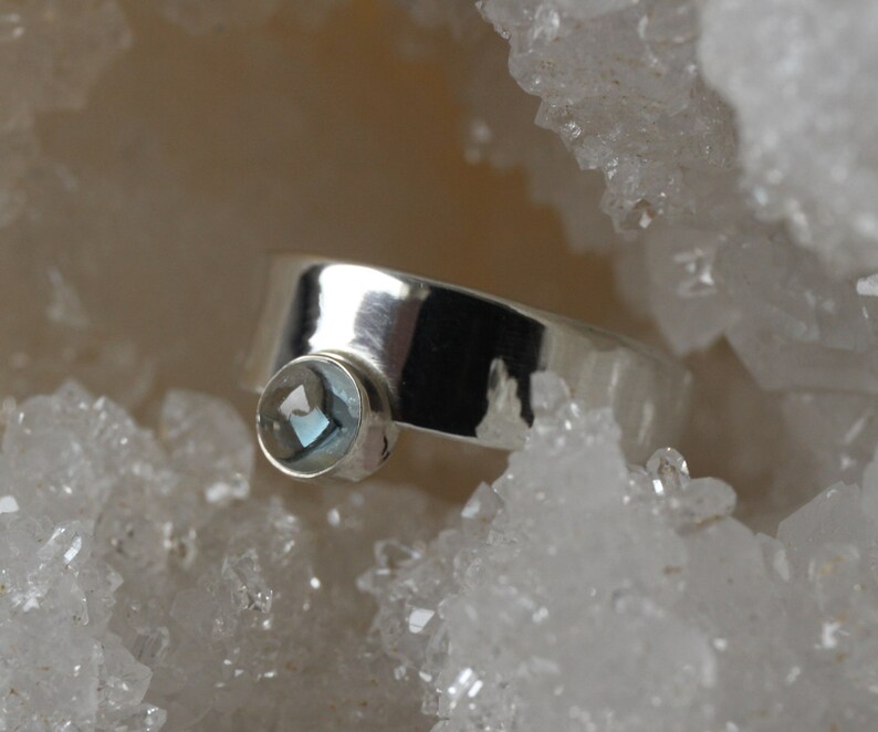 Sterling Silver ring with blue Topaz image 4