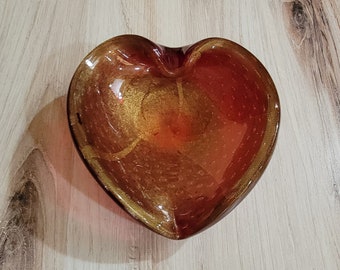 Cuenco vintage en forma de corazón de cristal de Murano con inclusiones doradas