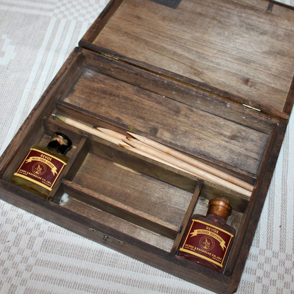 1930s Wooden Artist Box, Paint Box, Art Supply Box, Vintage Art Supplies, Devoe & Raynolds Co. Inc., Corked Vintage Bottles, Turpentine