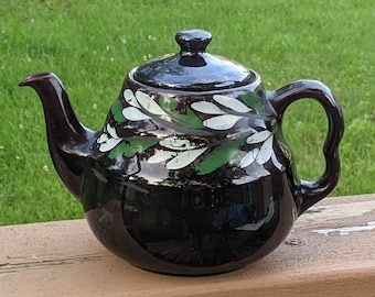 Vintage Royal Canadian Art Pottery Teapot: 1950s Dripless 5-Cup Teapot