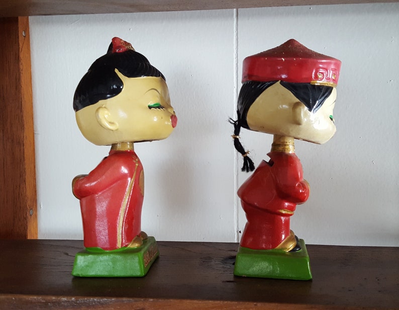 Nodders Novelty Coin Bank 1950/'s-60/'s Vintage Kissing Bobbleheads Asian Bobbleheads Magnetic Kissing Bobbleheads Let/'s Kiss