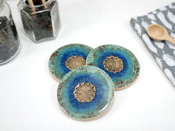 Sottobicchiere in ceramica fatto a mano di 3 / sottobicchieri blu