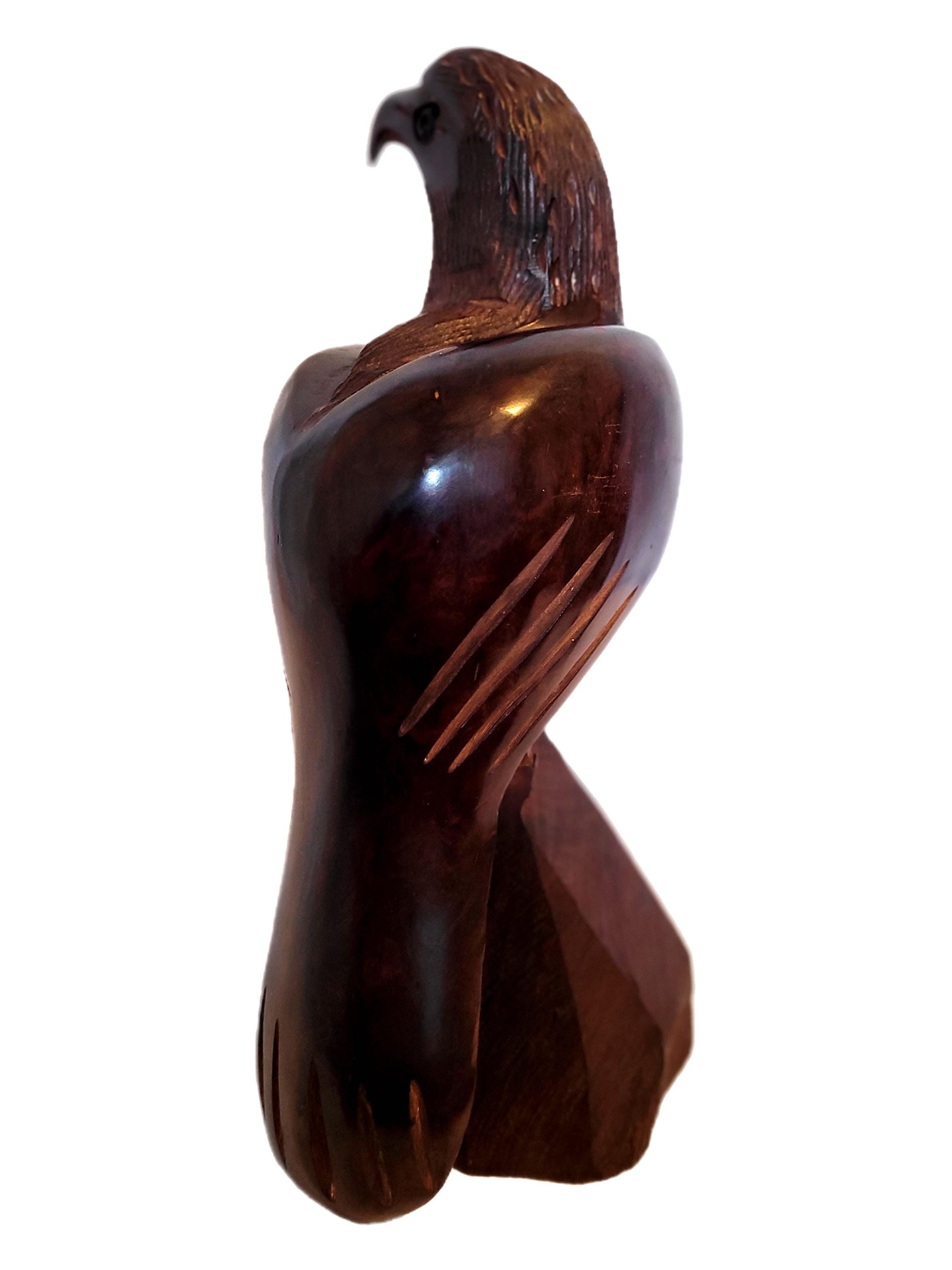 11インチの手彫り鉄製木製鷹鷲彫刻：ミッドセンチュリーモダンの猛禽類