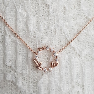 Simple Dainty Leaf Wreath Necklace, Rose Gold Jewelry, Rhodium Plated Chains, Layering Jewelry, Causal Wear, Minimal Jewelry