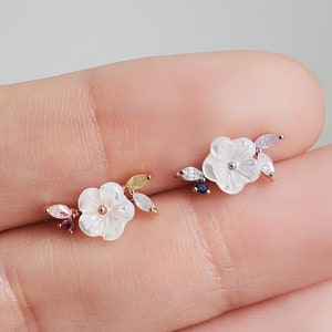 Piercing d'oreille branche de fleur, clou de boucle d'oreille hélice florale, clou de cartilage, barre en acier chirurgical 316L, clou de piercing d'oreille tragus, fond vissé 16G