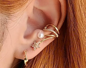 3 band flower ear cuff, Ear cuff no piercing, ear cuff earring, pearl ear cuff, rose gold ear cuff, cool cartilage ear cuff, fake piercings