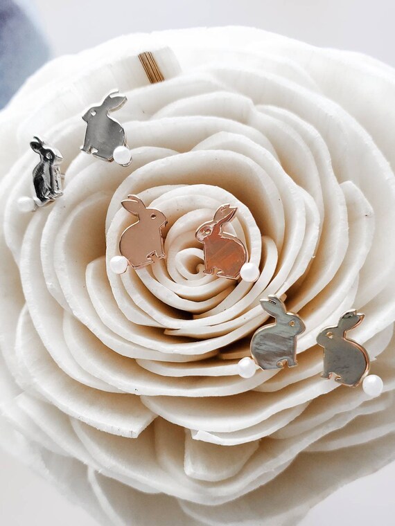 Rosey Rabbit - Bracciale Elastico Con Ciondolo Coniglio E Cuori, Placcato Argento - Gioiello Regalo Per Sorella