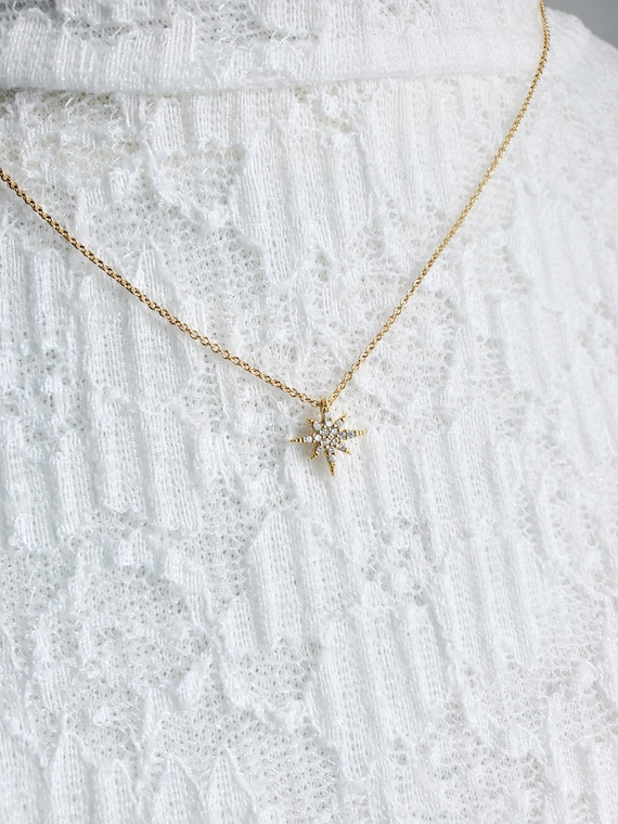 Northern outlet star pendant