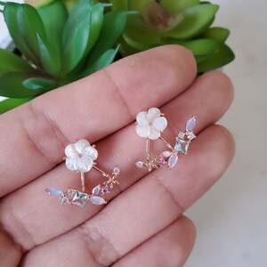 Boucles d'oreilles veste Sakura, veste d'oreille, boucles d'oreilles en or rose, boucles d'oreilles veste d'oreille boucle d'oreille fleur de cerisier délicate, boucle d'oreille minimale, boucle d'oreille image 2