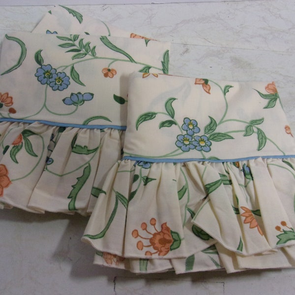 Vintage martex ruffled pillowcases set of 2