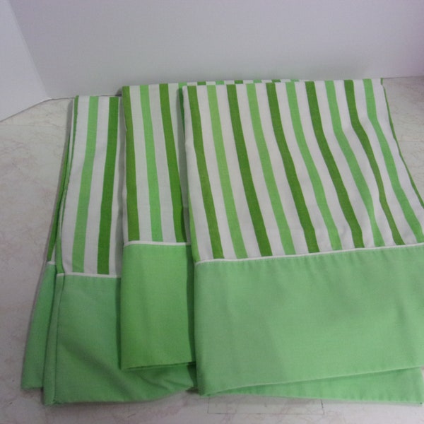 Vintage Fashion Manor green stripe pillowcases