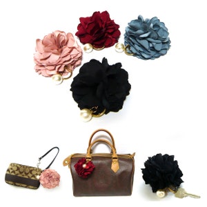 Big Rosa Blau Rot Schwarz Satin Stoff Blumen Blume baumeln Perle Metall Schlüsselanhänger Ring Halter Handtasche Tasche Brieftasche Geldbörse Charme Accessoire Geschenke