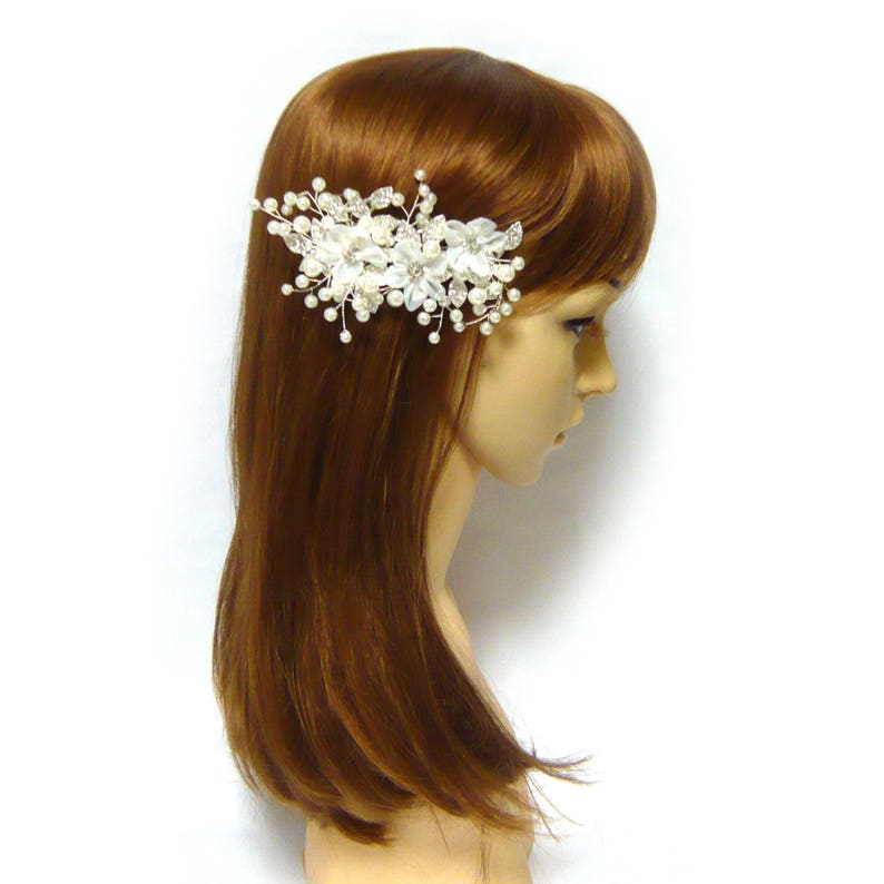 White Chiffon Fabric Flower Crystal Rhinestone Leaf Faux Pearl Silver Metal Comb Clip Pin Wedding Bridal Jewelry Fashion Women Lady Girl New