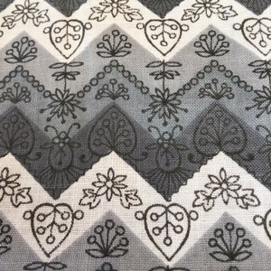 Vintage cotton fabric grey zig zag floral motif pattern on white