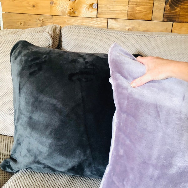 Grande housse de coussin moelleuse gris lilas