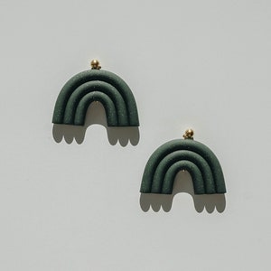 Dark green glitter arch shaped polymer clay earrings. Modern and minimal every day statement jewelry. Bohemian drop / dangle earrings.