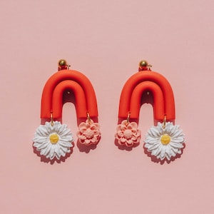 Arch shape earrings / Polymer clay earrings / Modern jewelry / iebis / Floral earrings / Botanical earrings / Statement earrings / Daisy