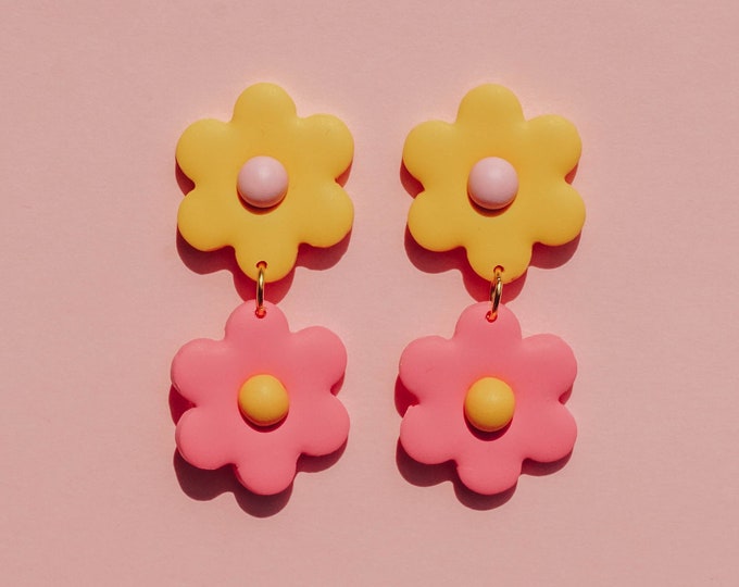 Polymer clay earrings / Flower earrings / Delicate jewelry / Unique gift / Statement earring / Abstract earrings / iebis / Bridesmaid gift