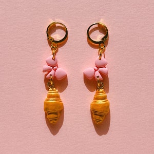 Coquette bow croissant earrings / Pastry earrings / Miniature food earrings / Tasty earrings / Cute jewelry / French earrings / Baking lover
