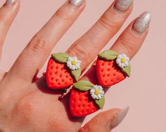 One strawberry ring. Polymer clay ring. Clay jewelry. Fruit ring. iebis. Bridesmaid gift. Best friend gift. Mom gift. Summer jewelry.