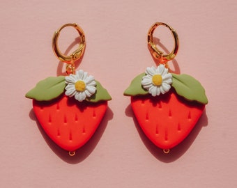 Medium strawberries / Clay earrings / Fruit earrings / Berry earrings / Summer earrings / iebis / Polymer clay jewelry / Gift idea for her