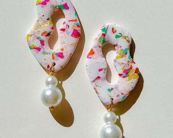 White confetti pearl earrings / Retro earrings / Polymer clay earrings / Pastel earring / Cute earrings / Girly jewelry / Gift for her