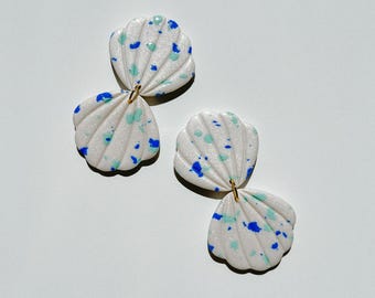 Pendientes de concha marina / Pendientes de confeti divertidos / Pendientes coloridos / Pendientes divertidos / Regalo único / Pendientes llamativos / Pendientes bonitos
